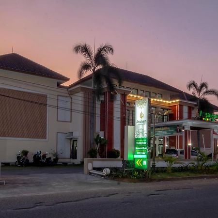 Colomadu Assalaam Syariah Hotel Solo מראה חיצוני תמונה