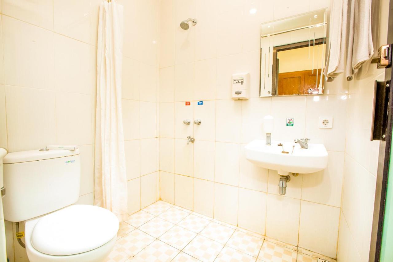 Colomadu Assalaam Syariah Hotel Solo מראה חיצוני תמונה
