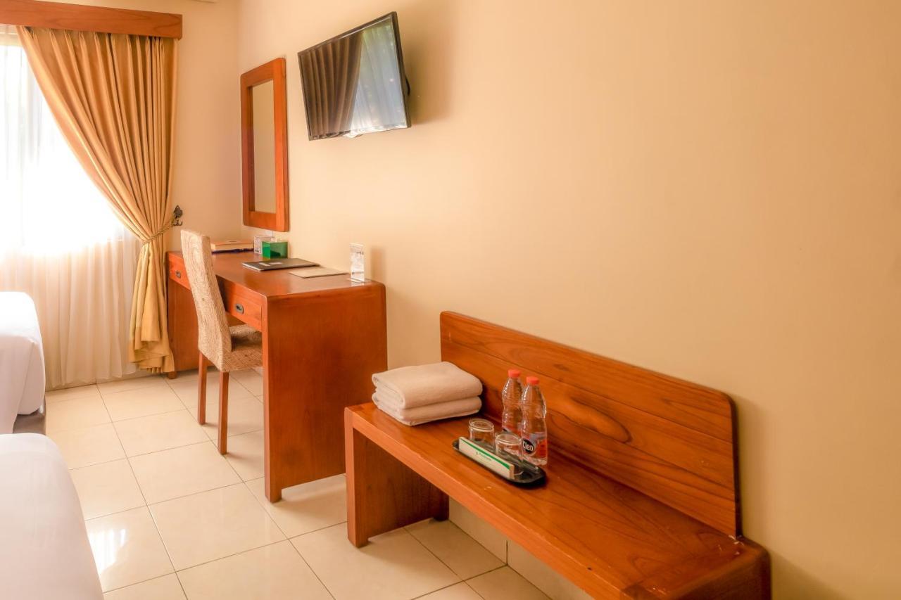 Colomadu Assalaam Syariah Hotel Solo מראה חיצוני תמונה