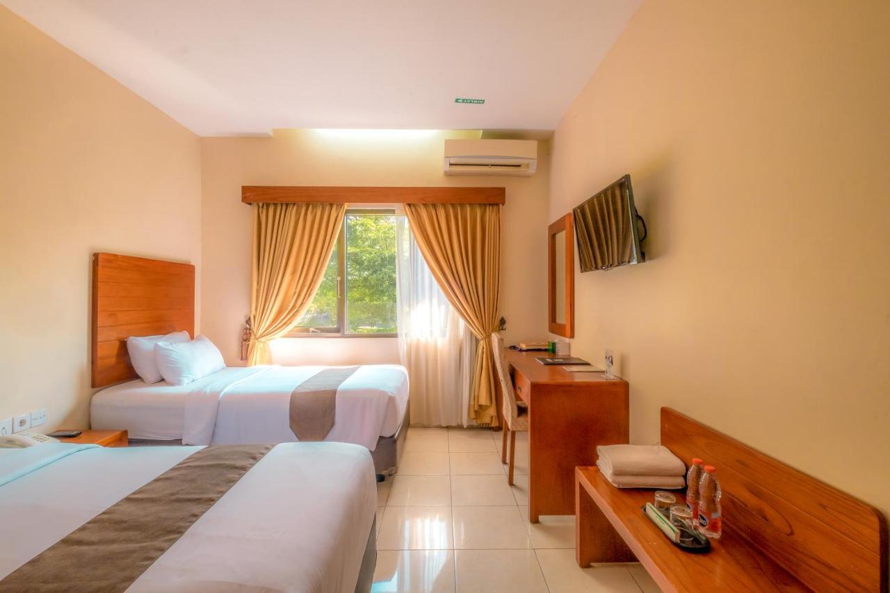 Colomadu Assalaam Syariah Hotel Solo מראה חיצוני תמונה