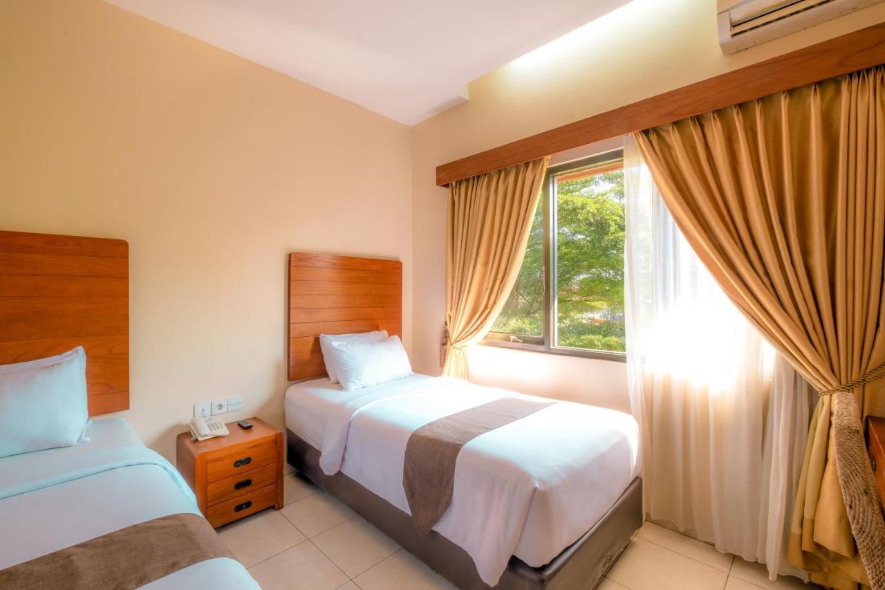 Colomadu Assalaam Syariah Hotel Solo מראה חיצוני תמונה